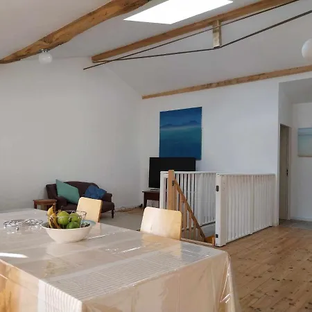 Petit Est Eco بيت للعطل